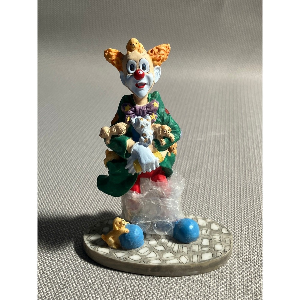 Stone‎ Ave Collectors Clown and Puppies Figurine
